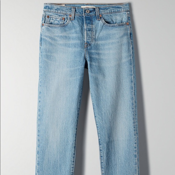 [SOLD] BNWT Aritzia Levi’s Wedgie Icon Light Denim Jeans - Picture 8 of 8